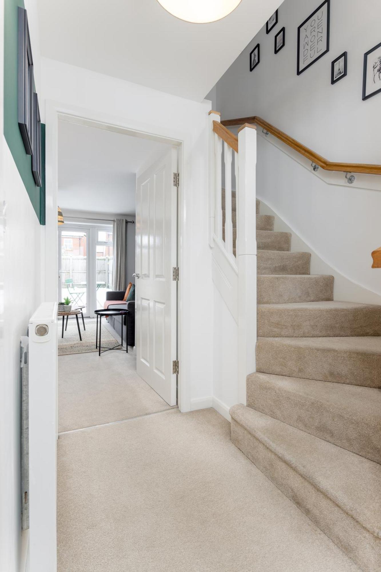 Modern 2-Bed Townhouse In Kirkdale Villa Liverpool Exterior photo